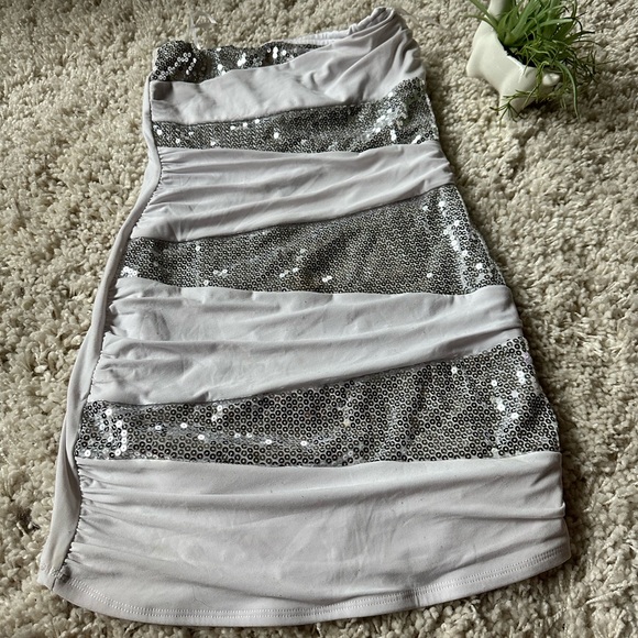 Y2K, shiny sequin vintage 2000s body con short cocktail party evening dress. - Picture 2 of 3